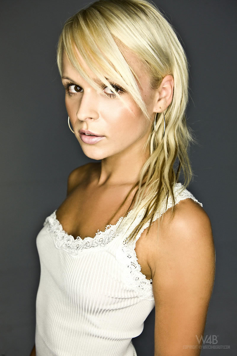 Анна, 22 года, 7 размер груди